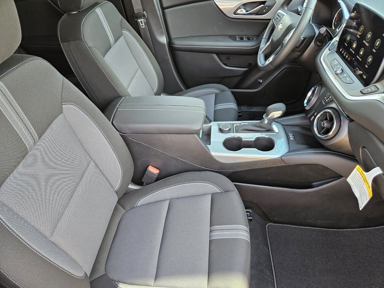 New 2026 Chevrolet Blazer LT w/ Convenience Package FWD image 15