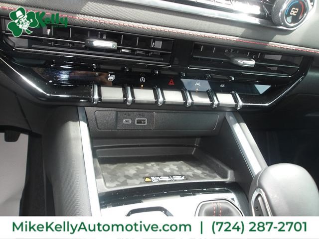 Used 2026 Chevrolet Colorado Z71 AWD/4WD image 17