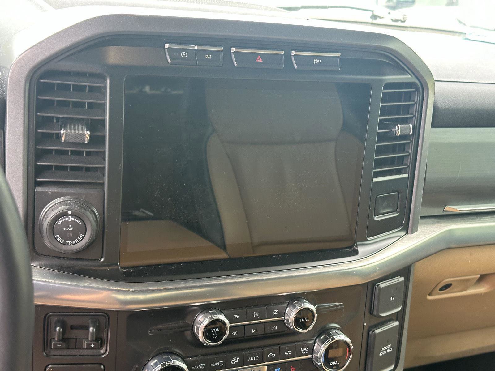 Used 2021 Ford F150 Lariat w/ Trailer Tow Package RWD image 11