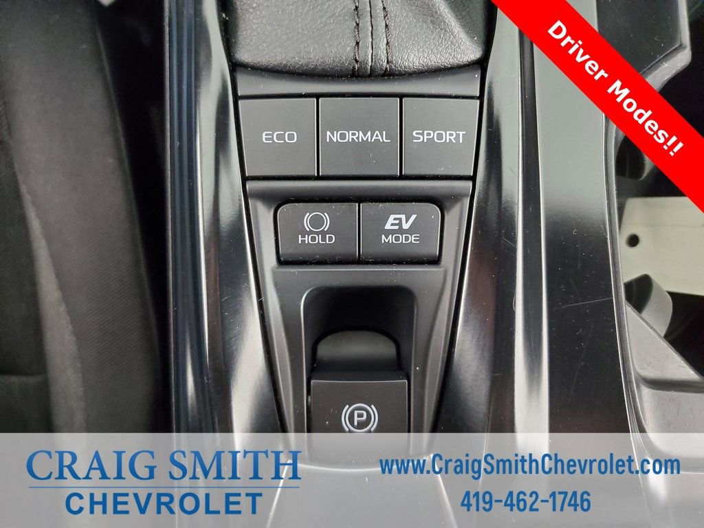 Used 2025 Toyota Camry LE image 9