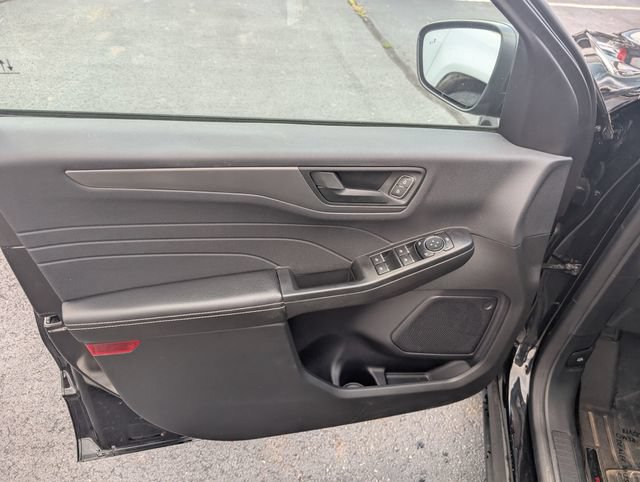Used 2023 Ford Escape Active AWD/4WD image 14