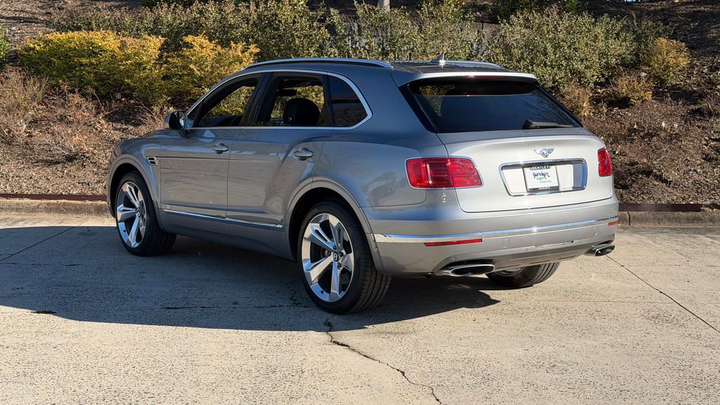 Used 2018 Bentley Bentayga image 3