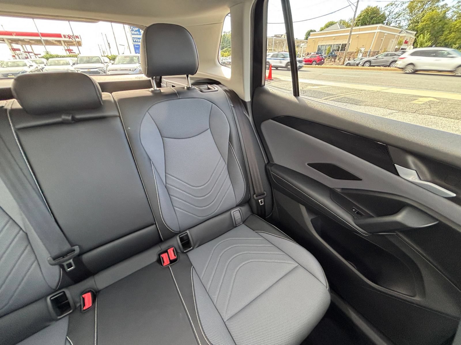 Used 2026 Volkswagen Tiguan SE AWD/4WD image 38