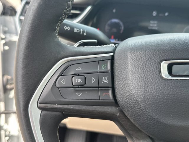 Used 2025 Jeep Grand Cherokee L Limited w/ Luxury Tech Group II RWD image 26