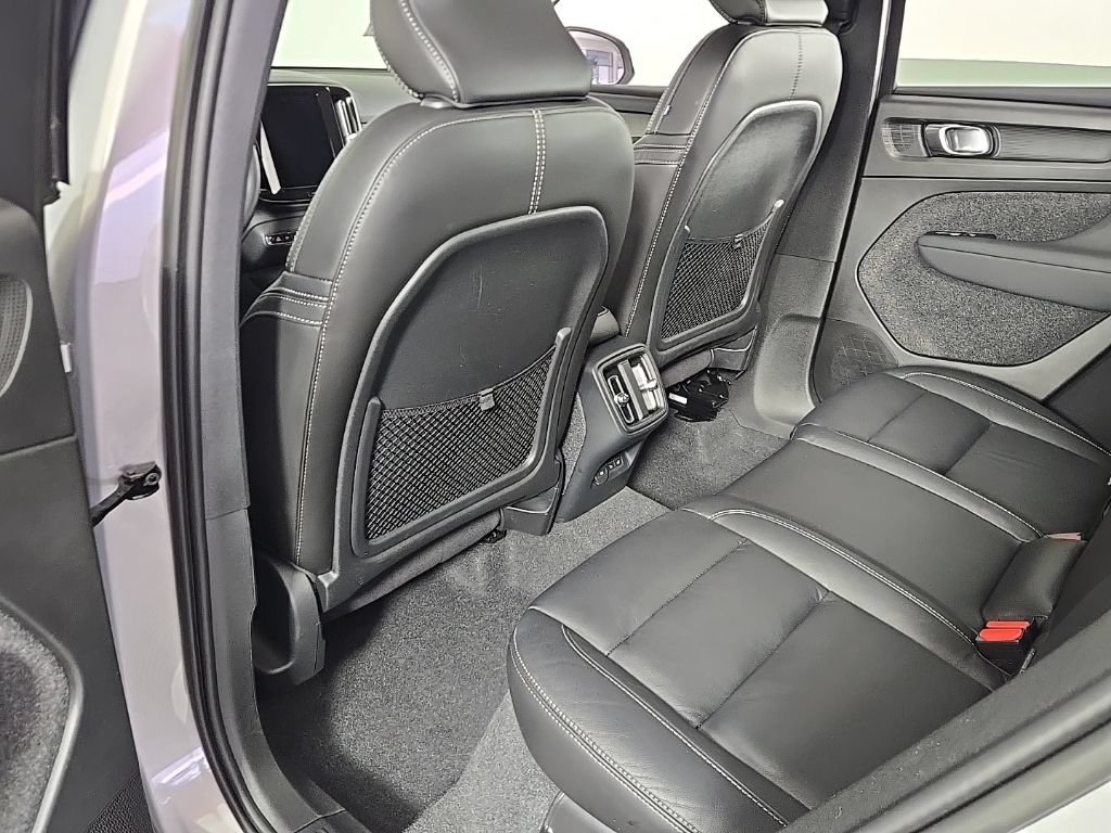 Certified 2023 Volvo XC40 B5 Ultimate w/ Climate Package AWD/4WD image 16