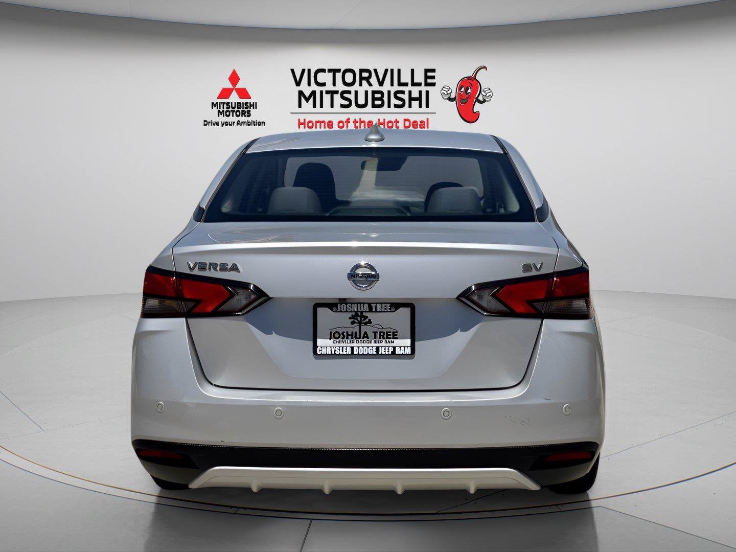 Used 2022 Nissan Versa SV FWD image 5