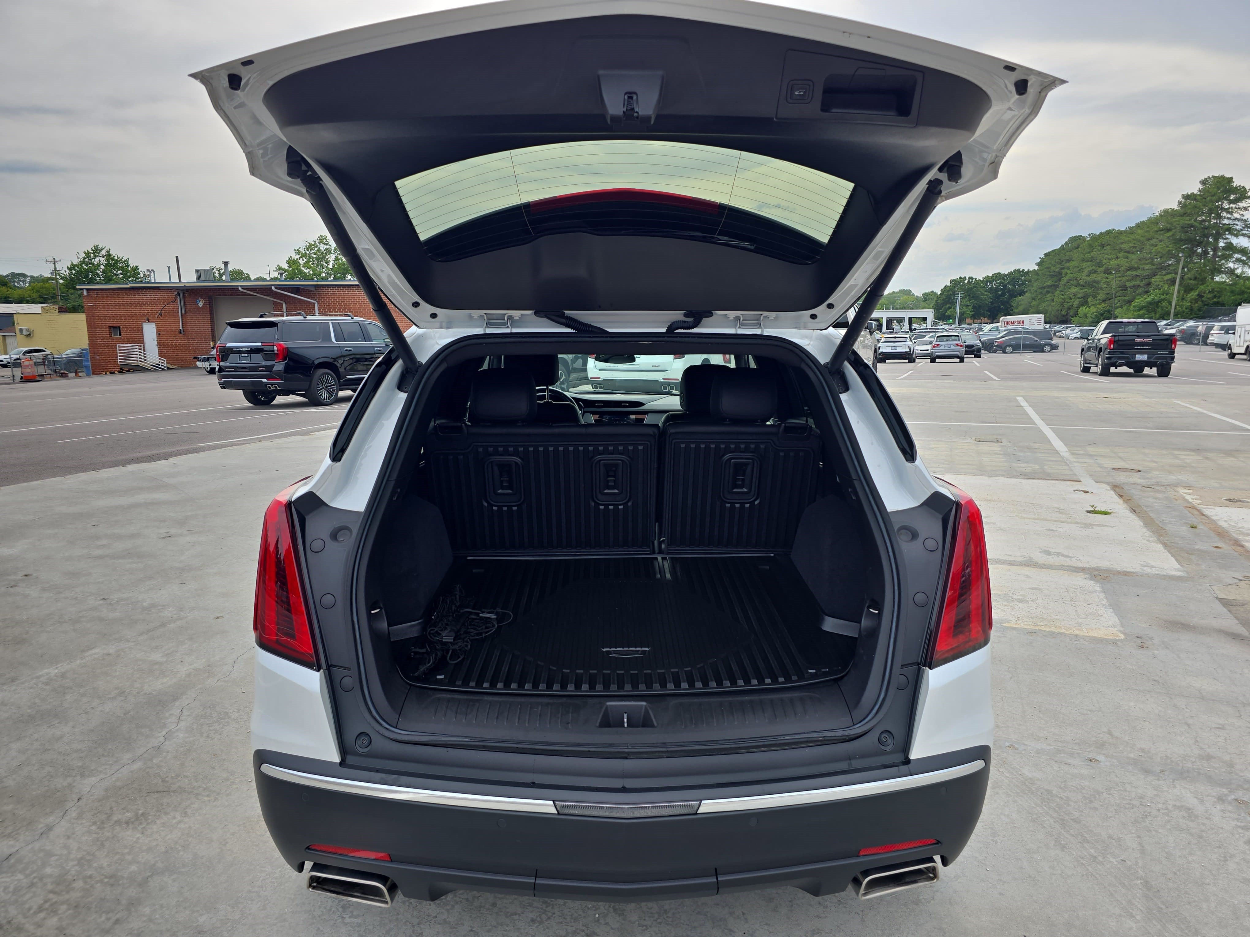 Certified 2023 Cadillac XT5 Luxury AWD/4WD image 12