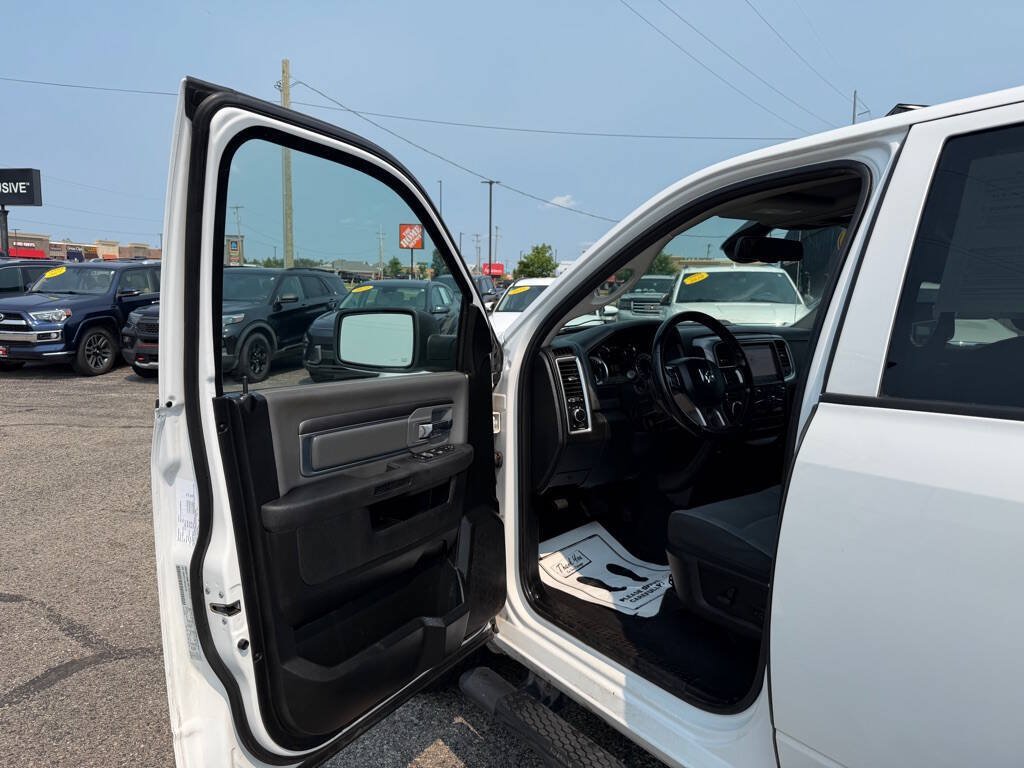 Used 2022 RAM 1500 Classic SLT w/ Electronics Convenience Group AWD/4WD image 11