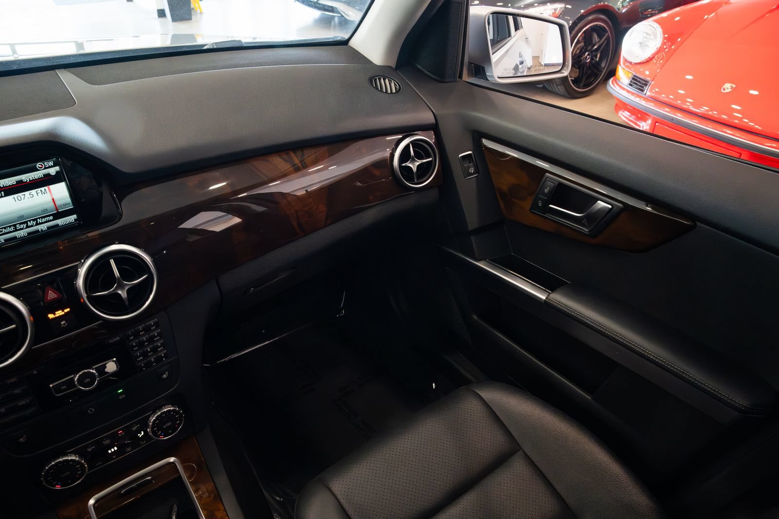 Used 2015 Mercedes-Benz GLK 350 4MATIC image 11