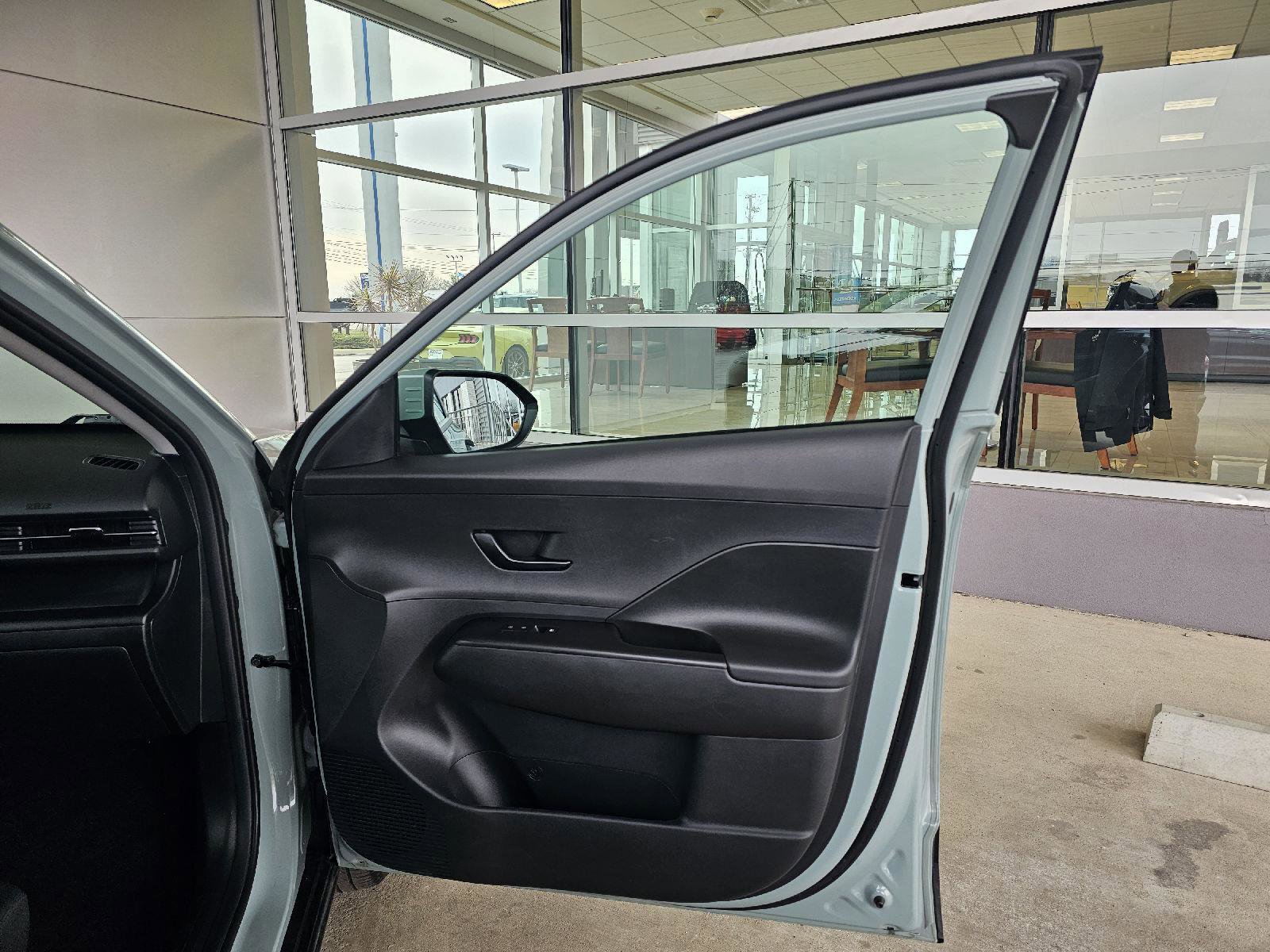 Used 2024 Hyundai Kona SEL AWD/4WD image 11