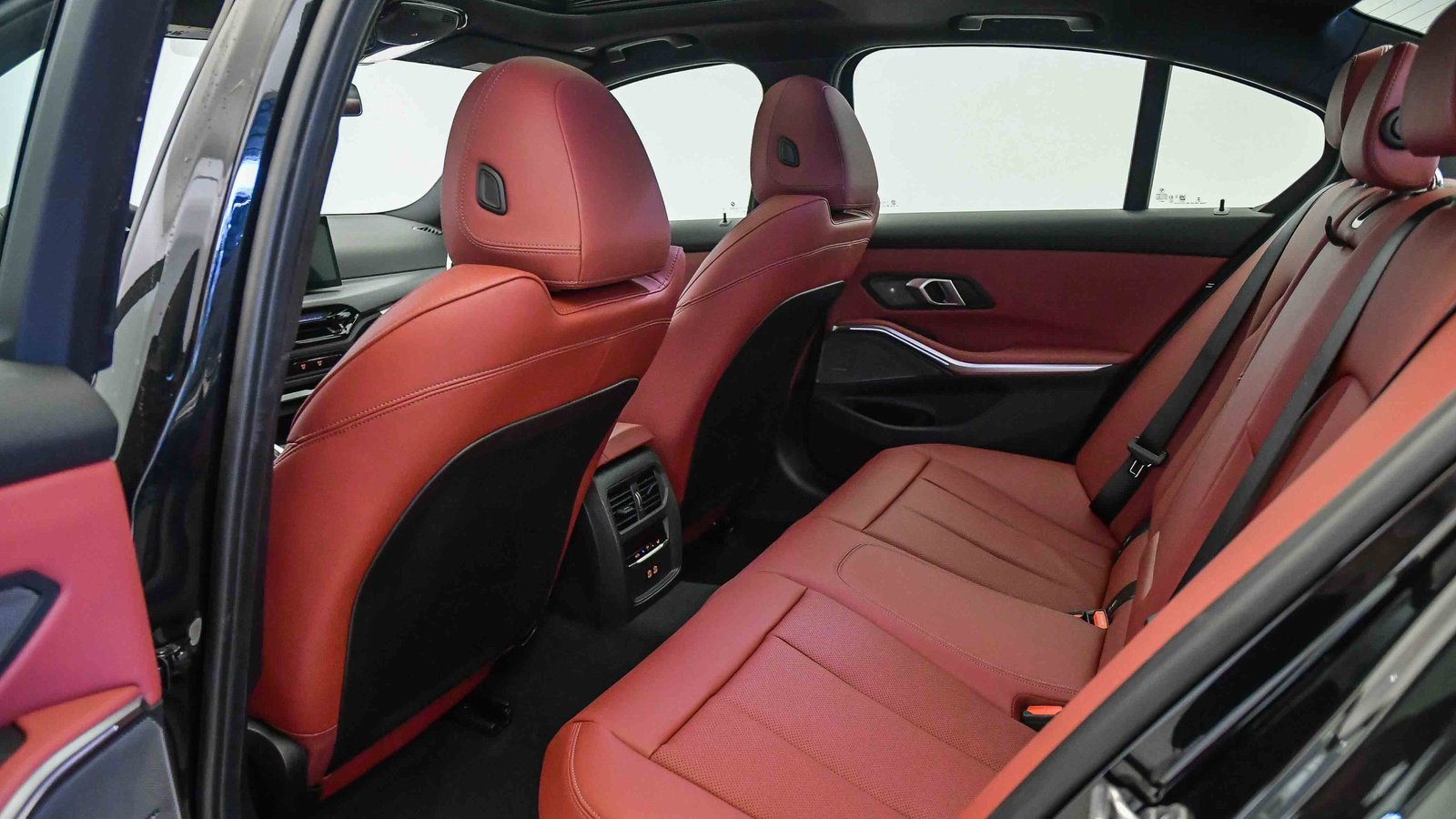 New 2026 BMW 330i Sedan w/ M Sport Package image 21