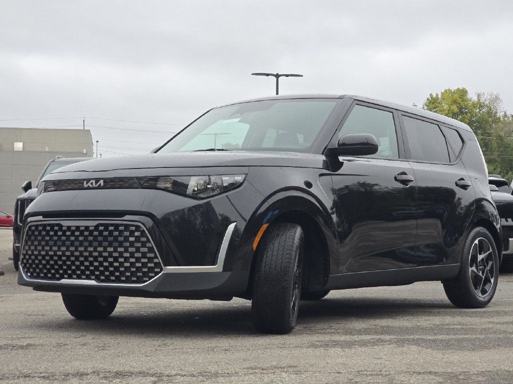 Used 2023 Kia Soul EX FWD image 12