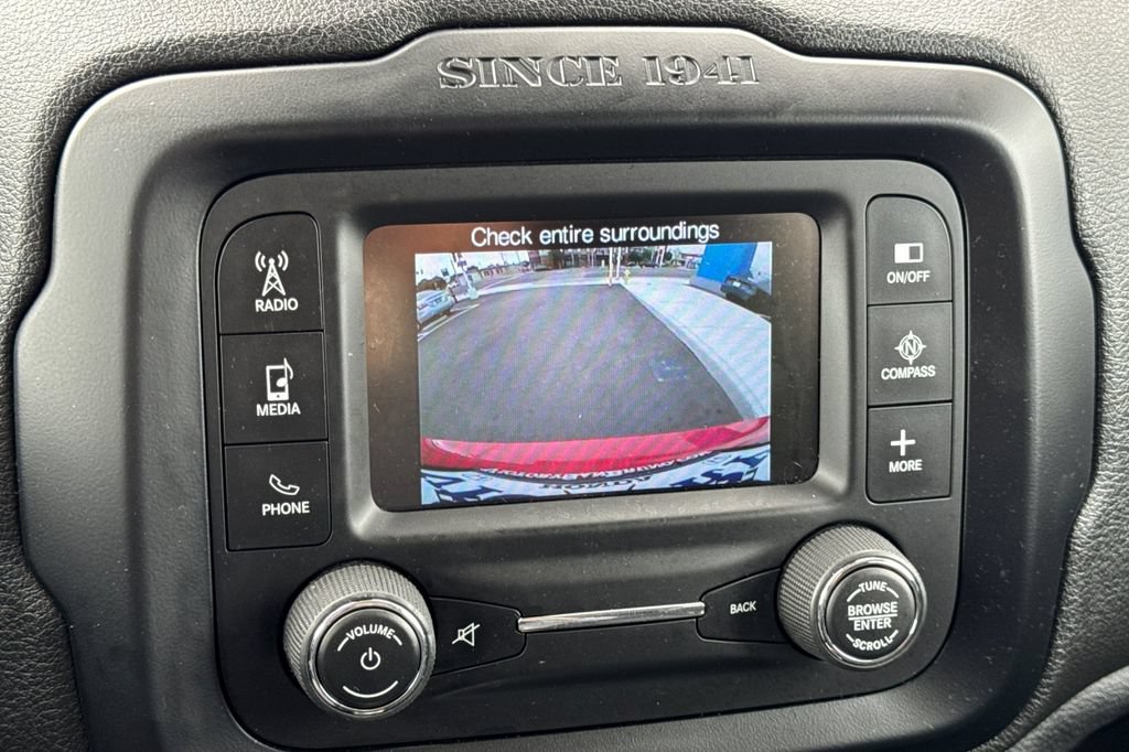 Used 2015 Jeep Renegade Latitude w/ Cold Weather Group II AWD/4WD image 23