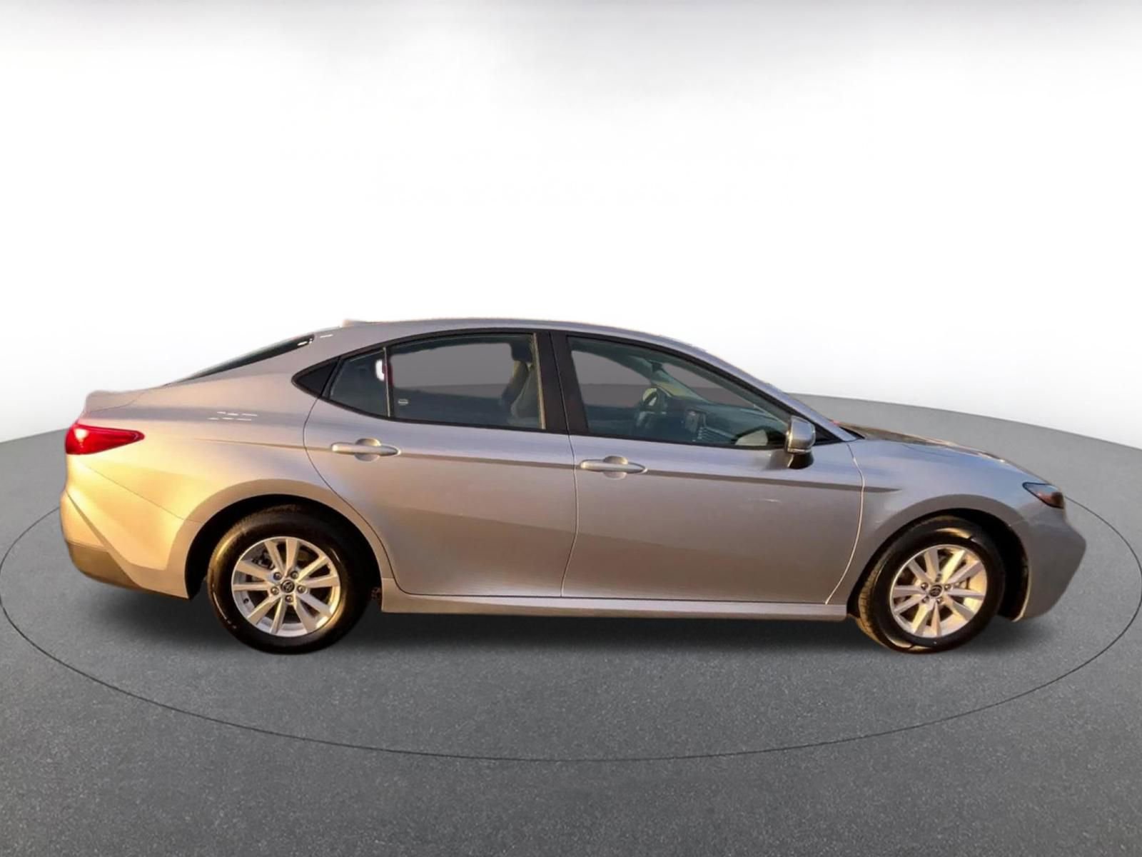 Used 2025 Toyota Camry LE image 16