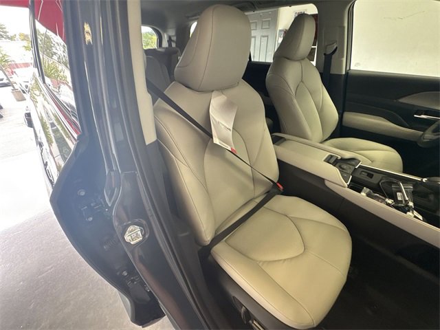 New 2026 Toyota Grand Highlander XLE image 27