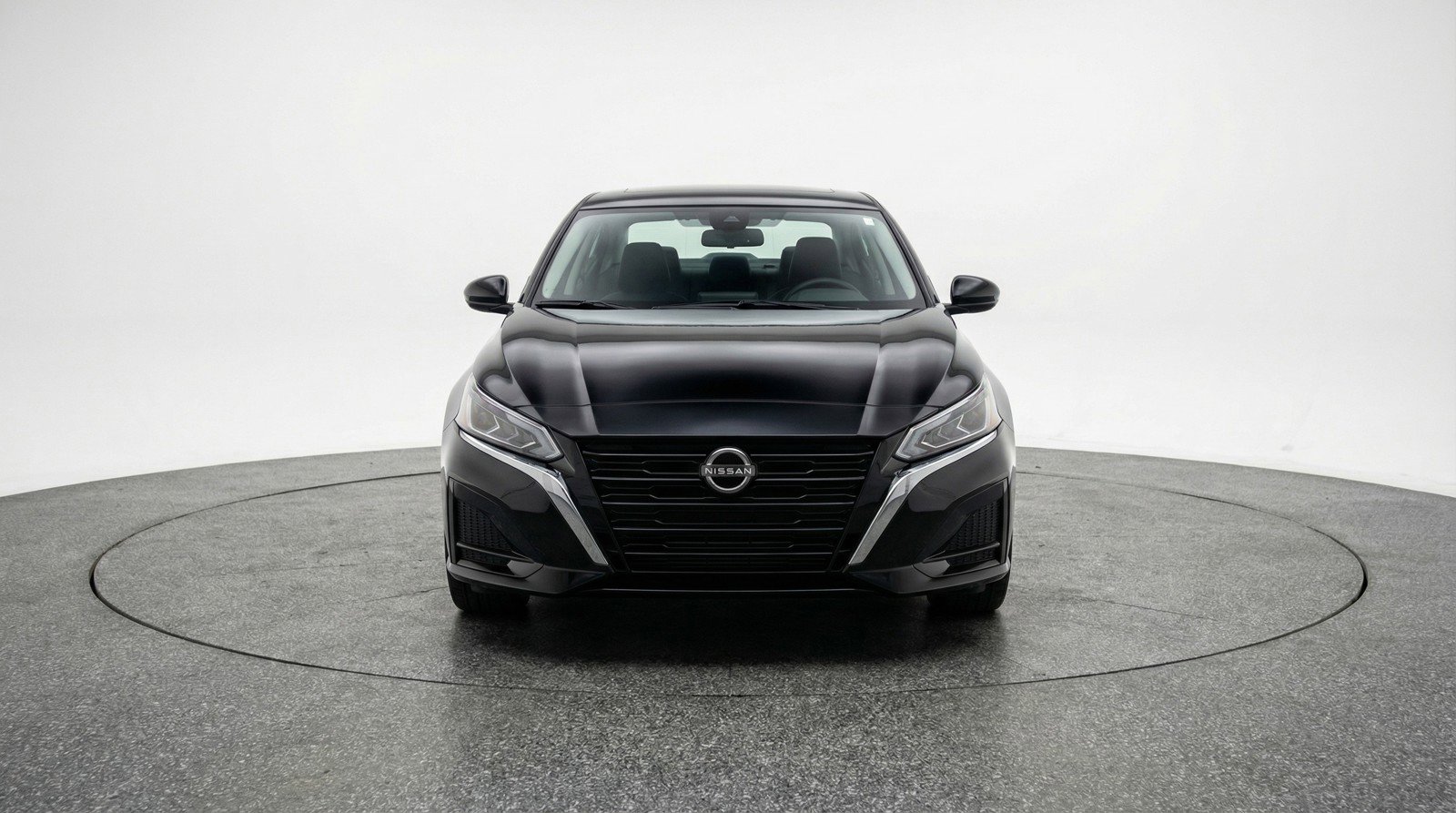 Used 2025 Nissan Altima 2.5 SV image 2