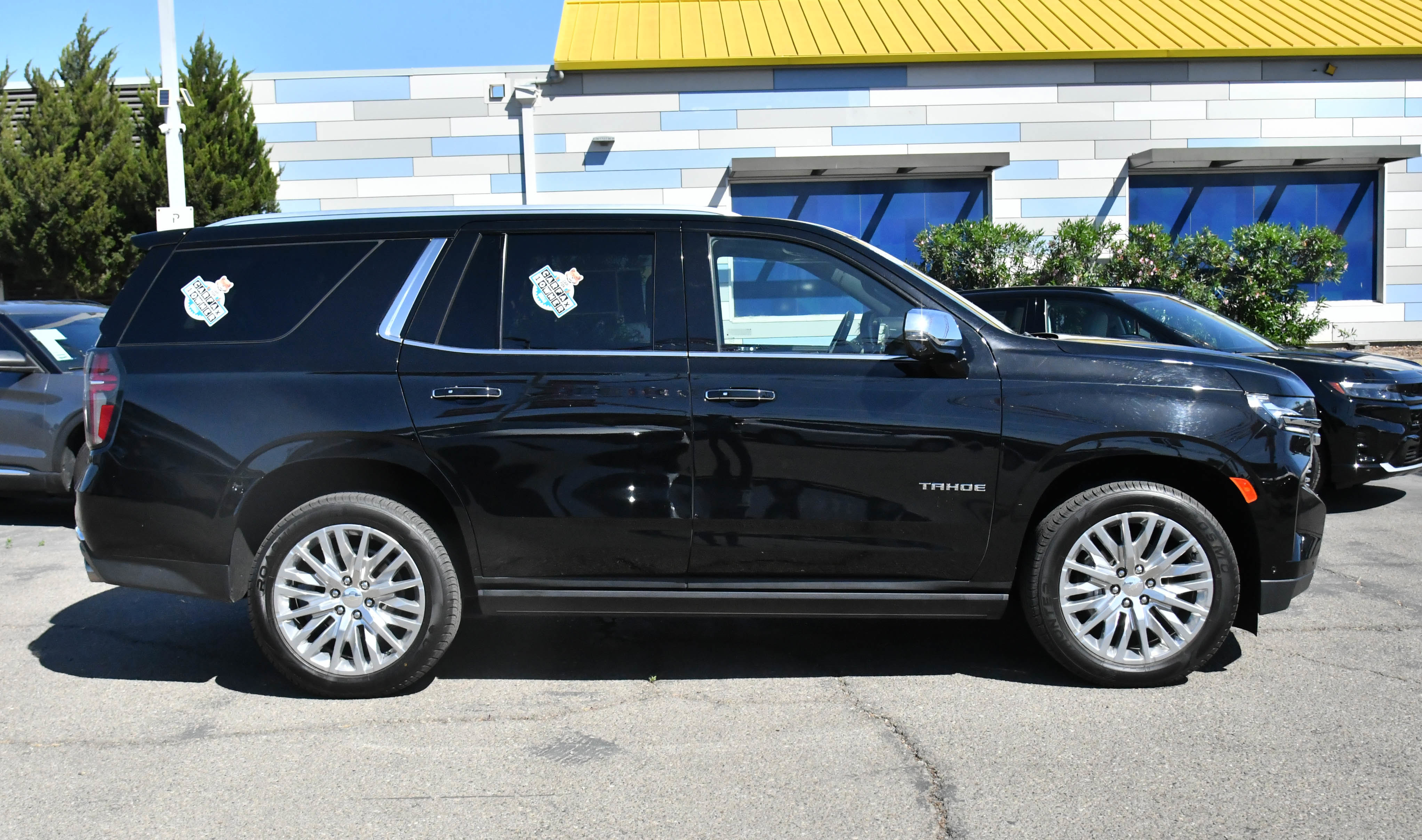 Used 2023 Chevrolet Tahoe Premier w/ Advanced Technology Package RWD image 9