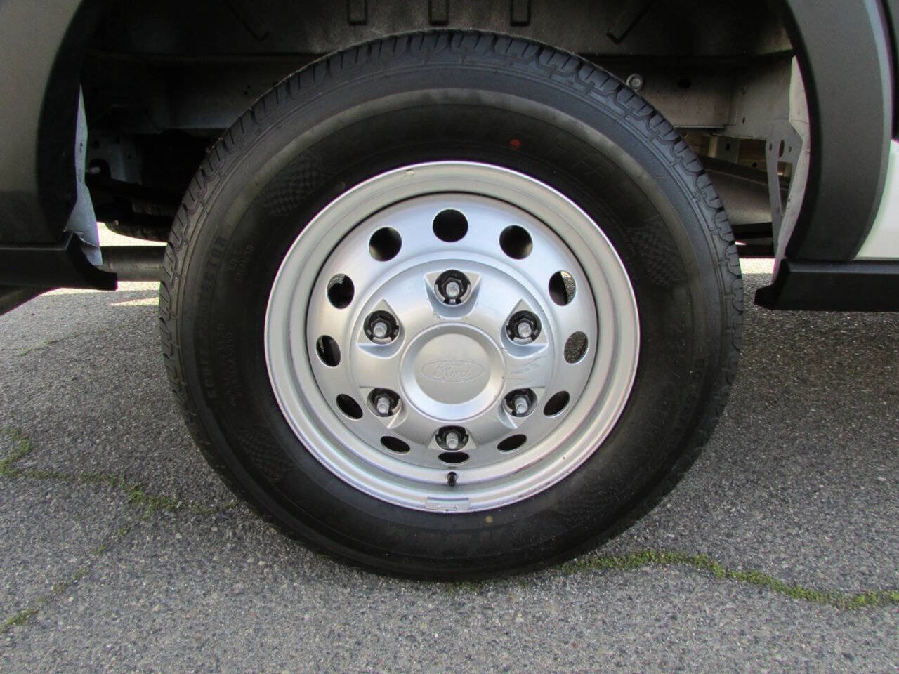 Used 2024 Ford Transit 250 148 Medium Roof Extended AWD w/ Load Area Protection Package image 11