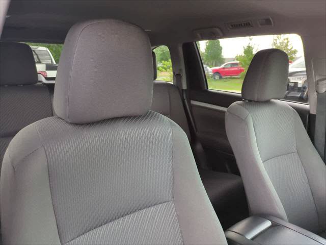 Certified 2017 Toyota Highlander LE FWD image 7