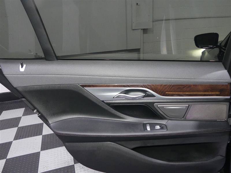 Used 2019 BMW 740i xDrive w/ M Sport Package AWD/4WD image 26