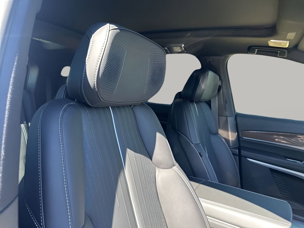 New 2026 Cadillac Vistiq Sport w/ LPO, Floor Liner Package image 15