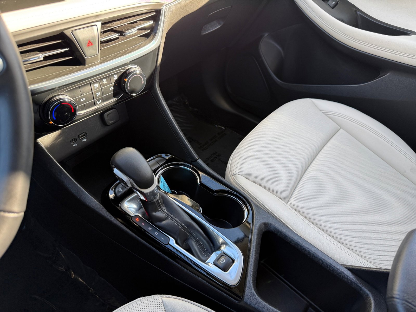 Used 2024 Buick Encore GX Sport Touring image 13