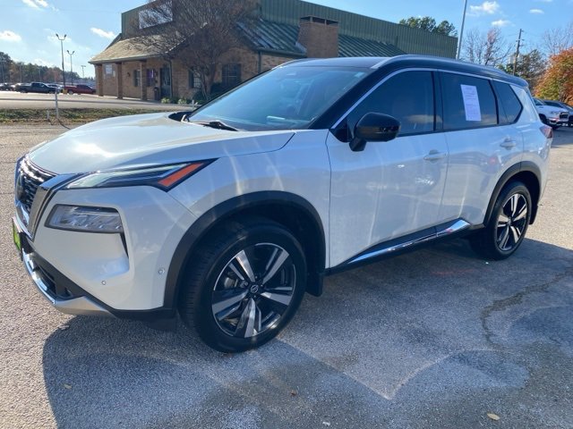 Used 2021 Nissan Rogue Platinum image 3