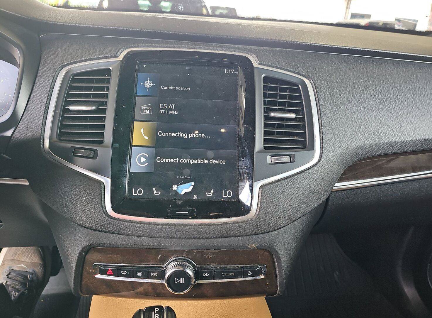 Used 2019 Volvo XC90 T6 Momentum w/ Advanced Package AWD/4WD image 5