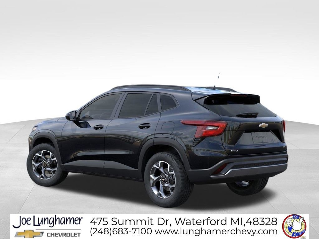 New 2026 Chevrolet Trax LT w/ LT Convenience Package FWD image 3