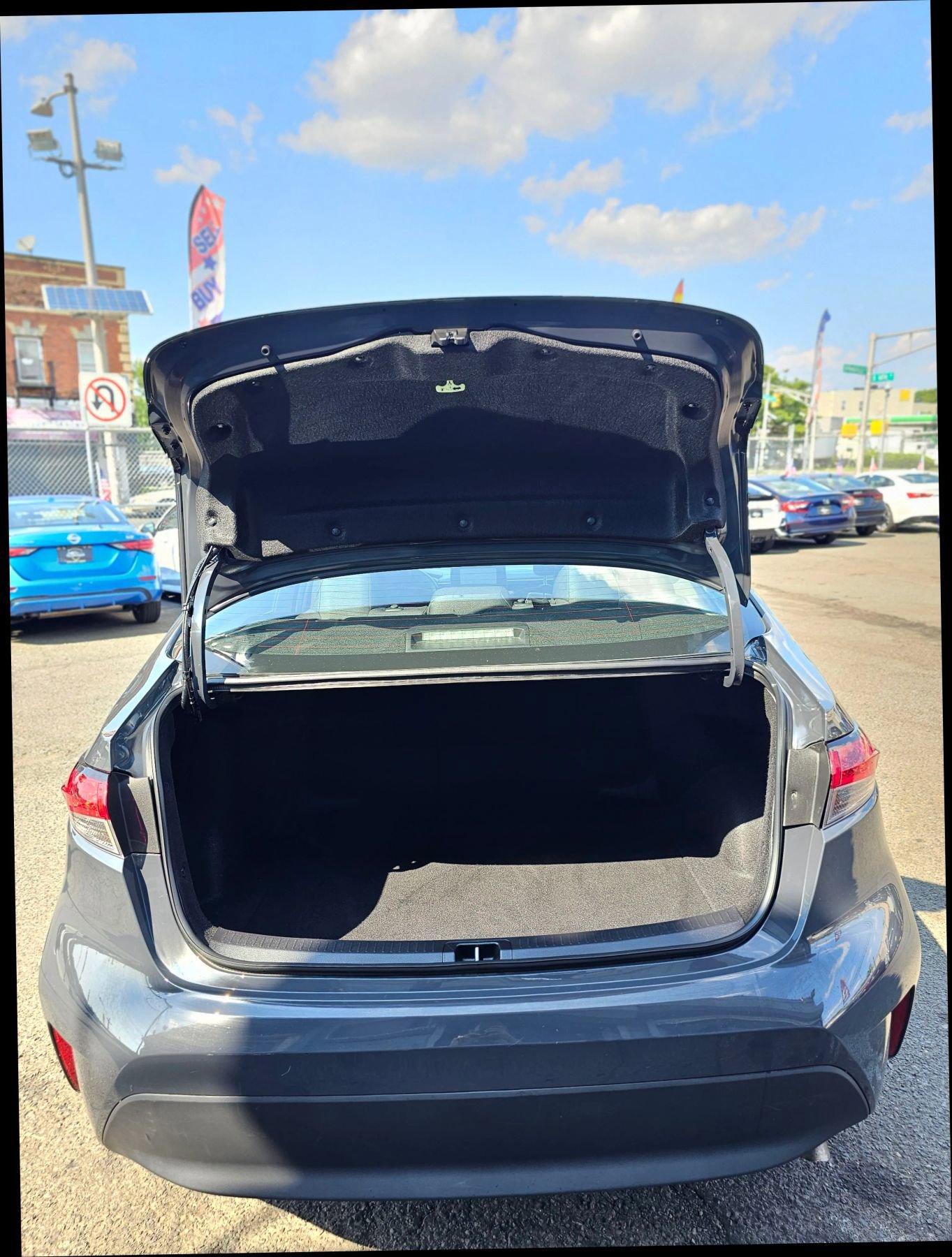 Used 2024 Toyota Corolla LE image 32