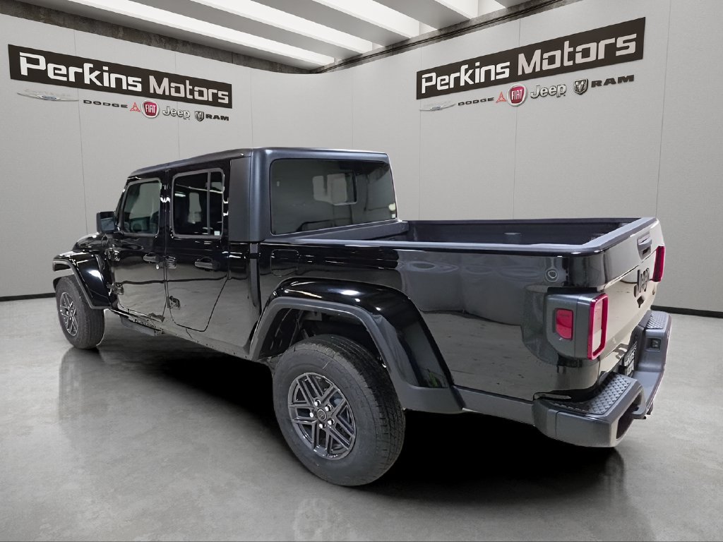 New 2026 Jeep Gladiator Sport AWD/4WD image 3