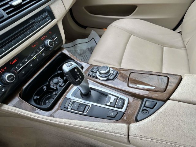 Used 2013 BMW 528i xDrive Sedan AWD/4WD image 25