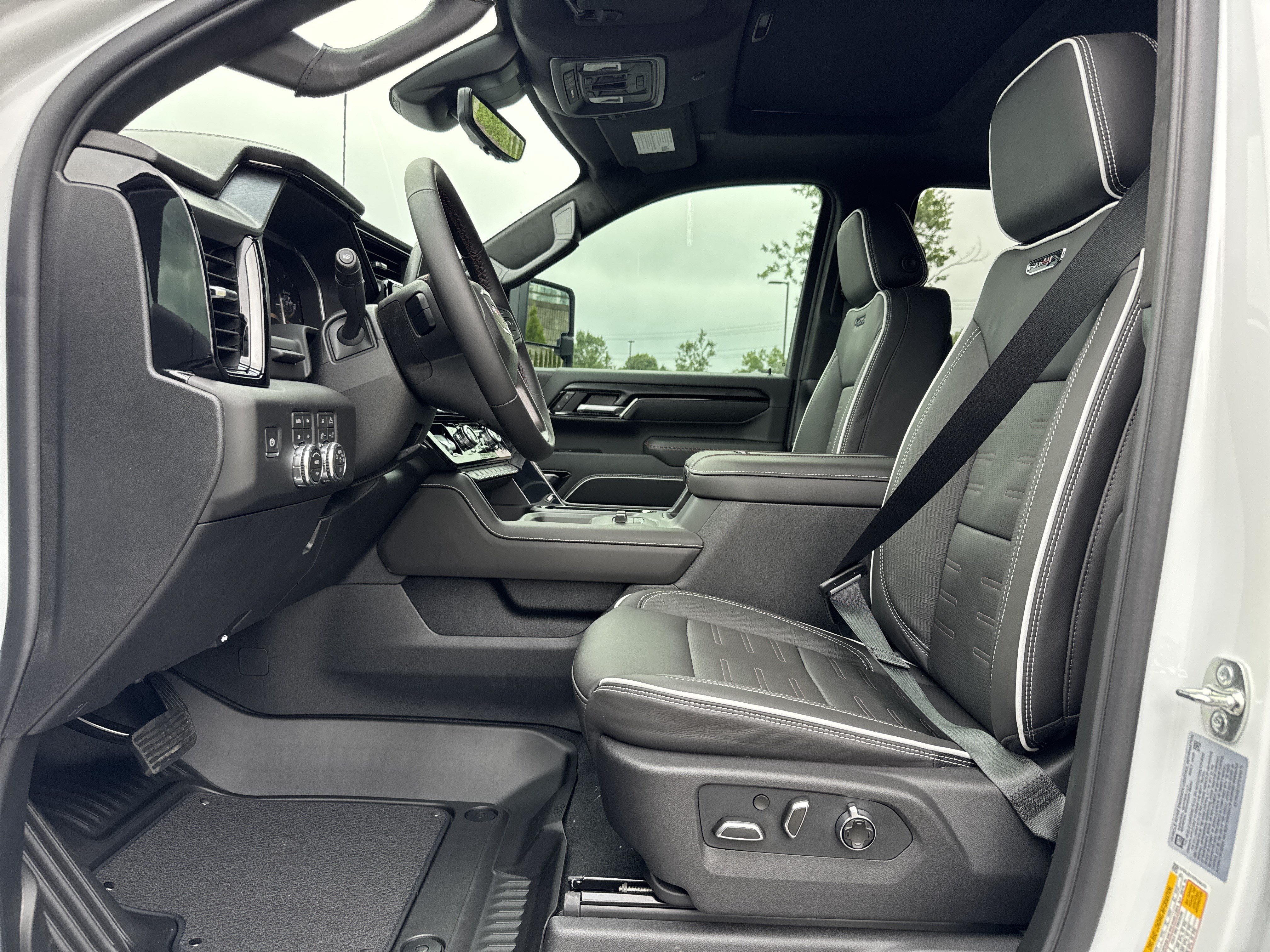 New 2026 GMC Sierra 2500 AT4X AWD/4WD image 16