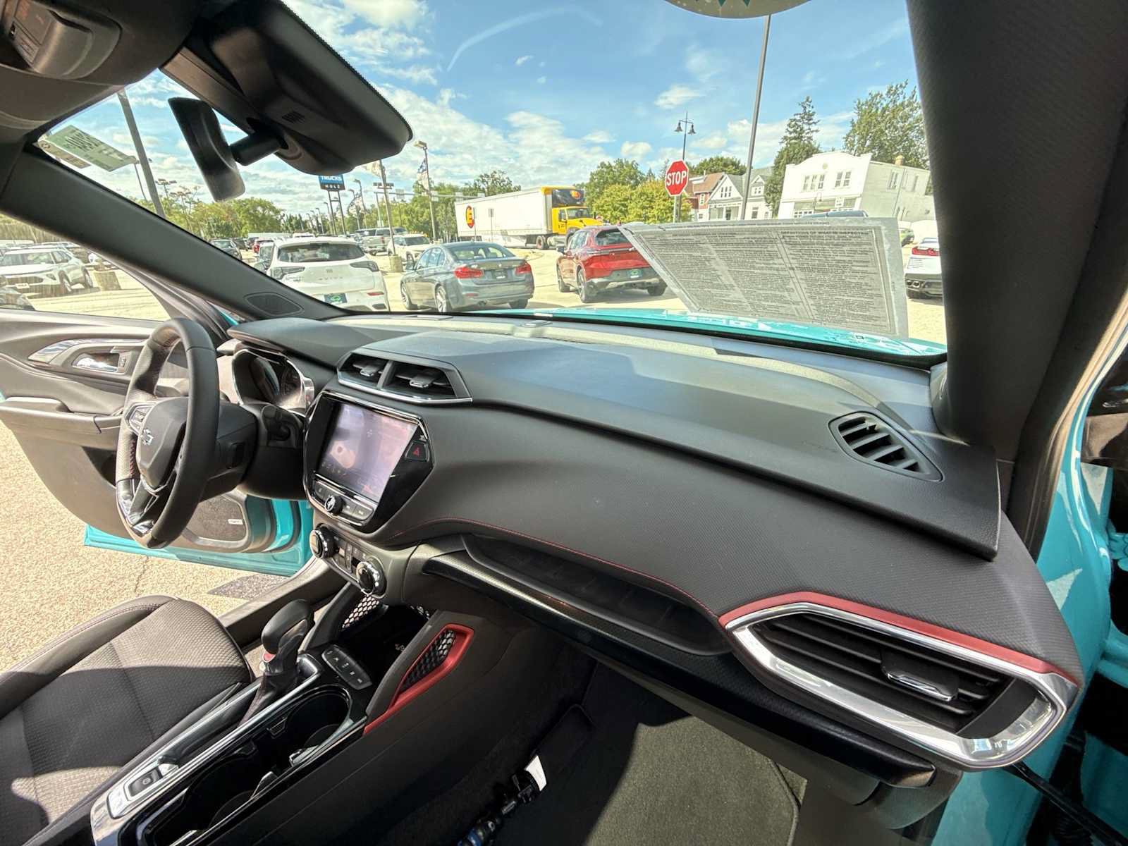 Used 2021 Chevrolet TrailBlazer RS w/ Sun and Liftgate Package AWD/4WD image 29