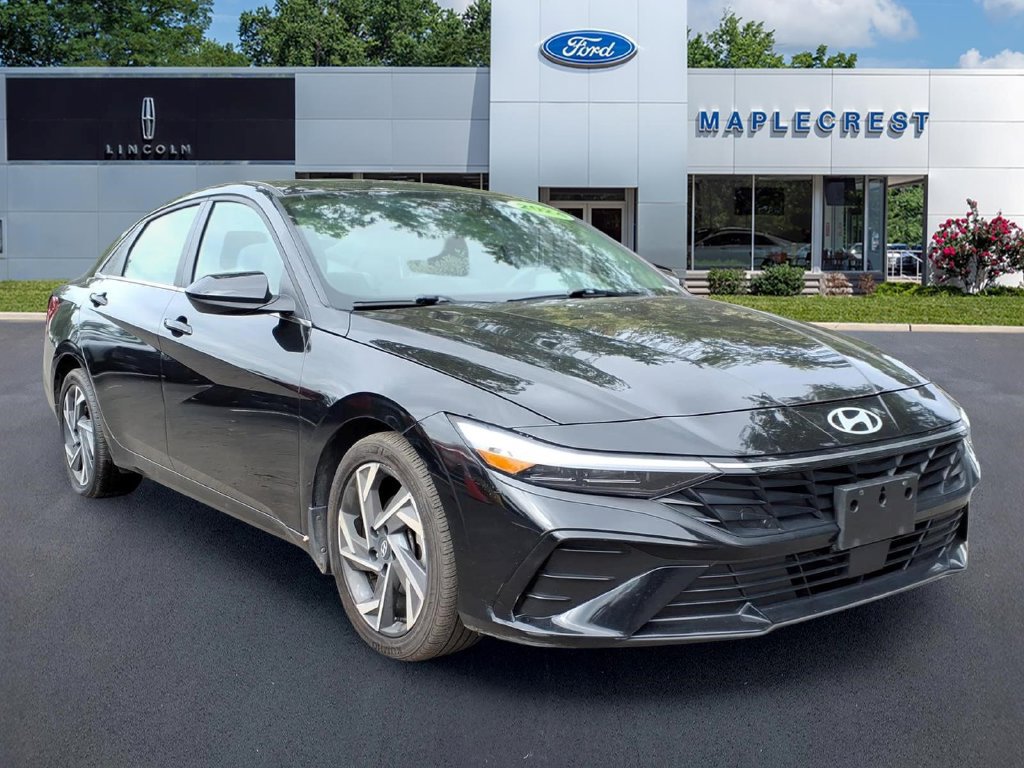 Used 2024 Hyundai Elantra SEL w/ Convenience Package