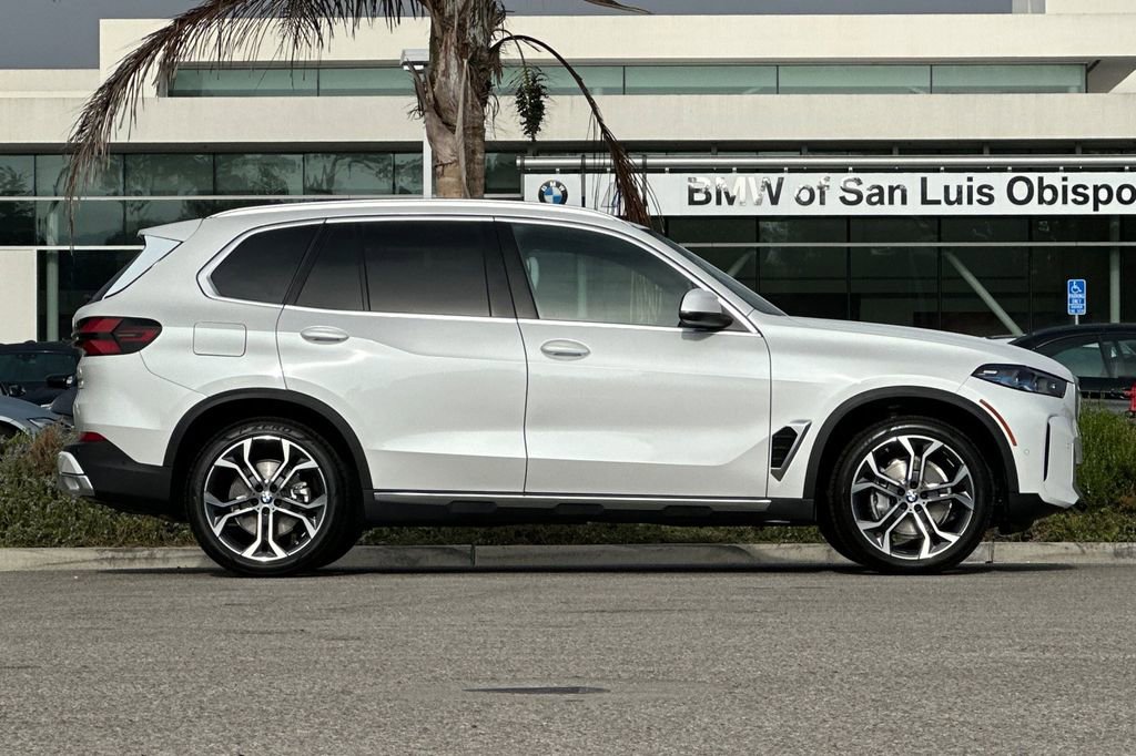 New 2026 BMW X5 xDrive40i w/ Climate Comfort Package image 2