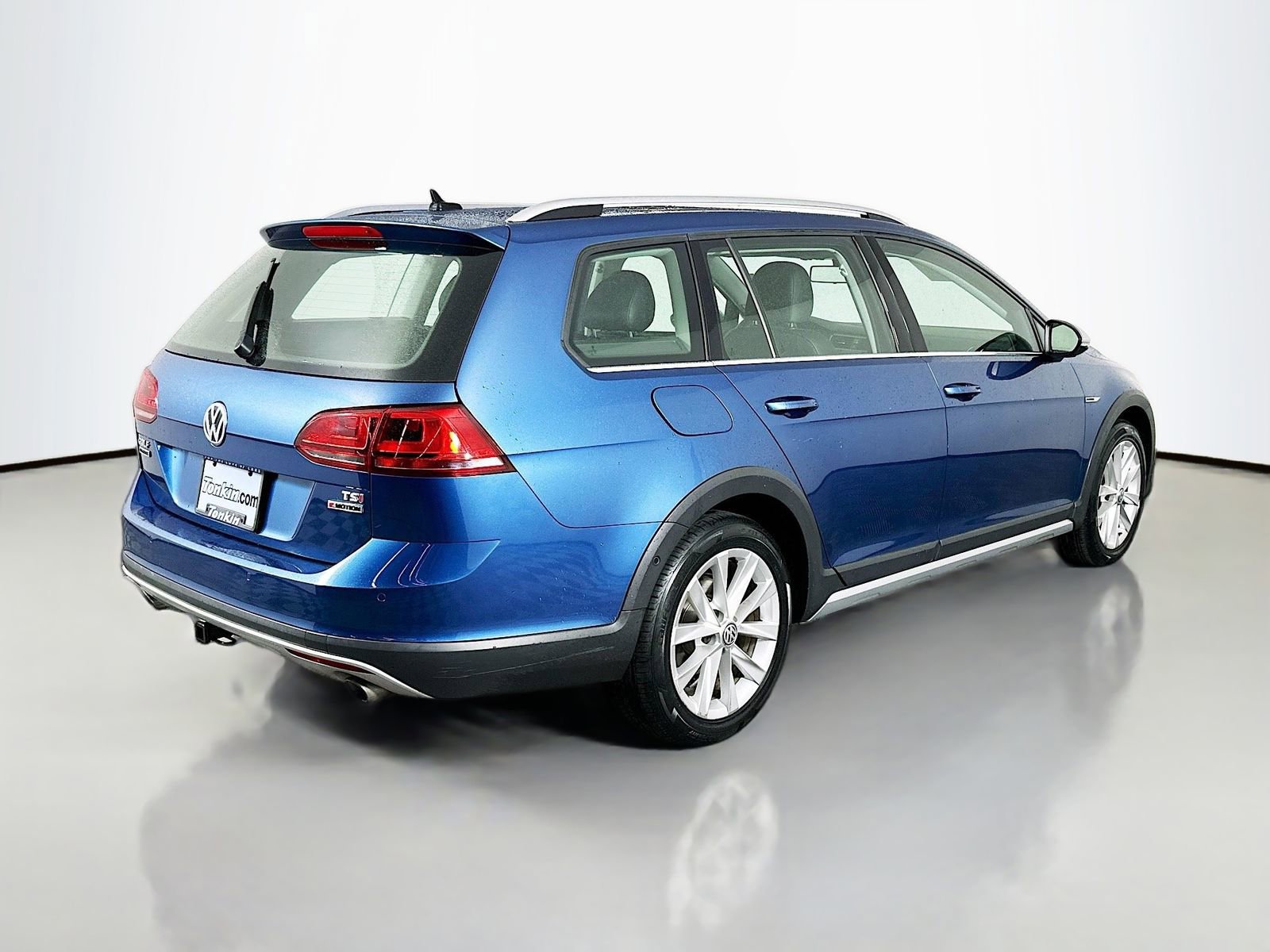Used 2017 Volkswagen Golf Alltrack S image 8