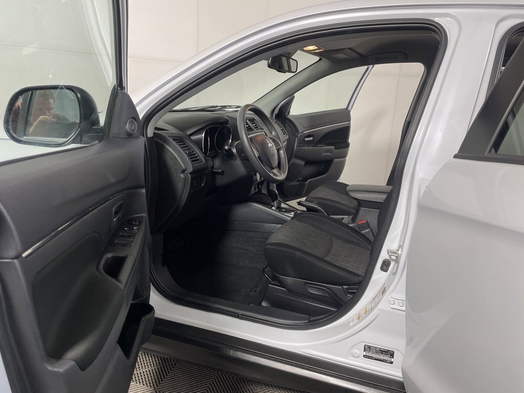 Used 2024 Mitsubishi Outlander Sport ES image 9