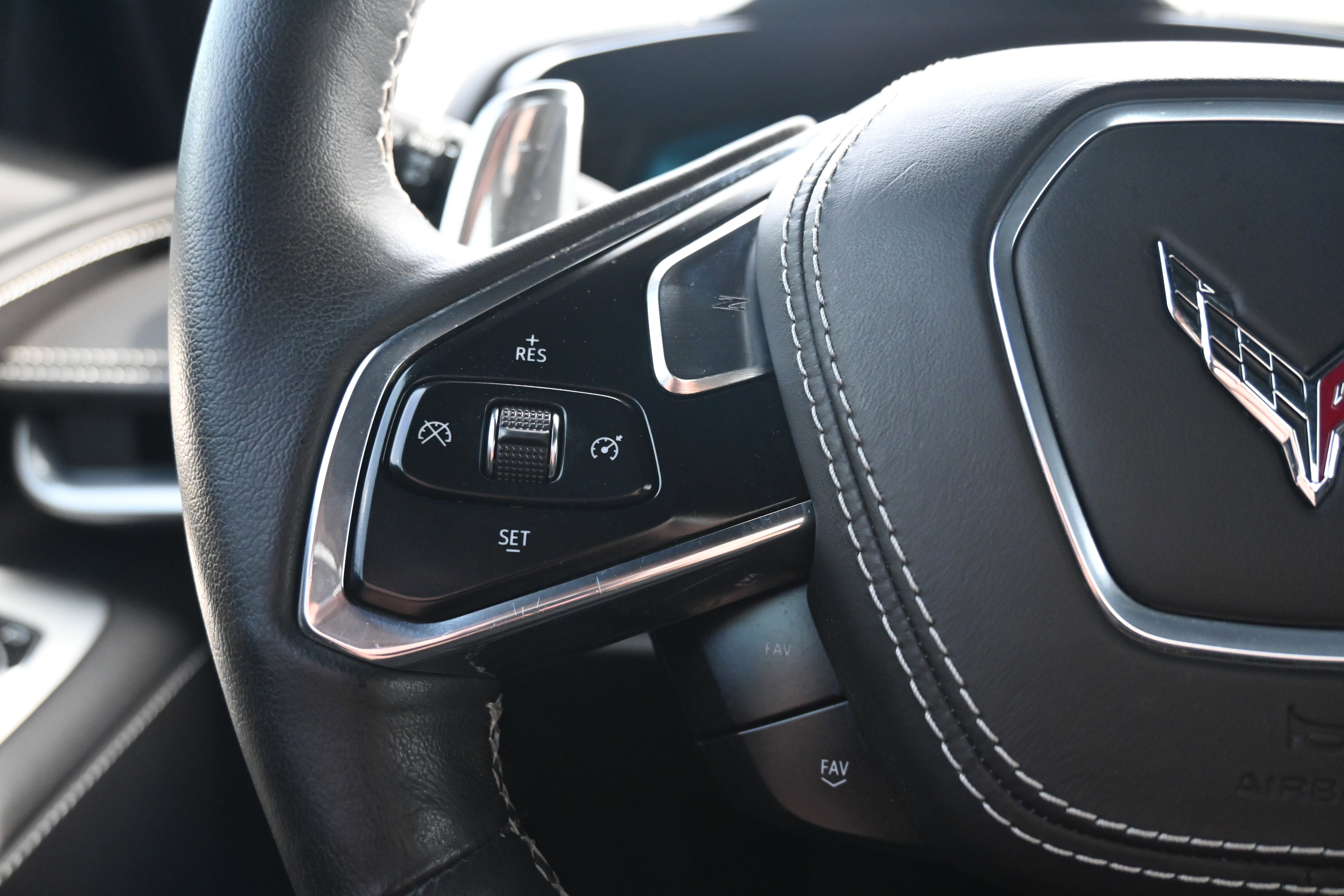 Used 2023 Chevrolet Corvette Stingray Premium Conv w/ Z51 Performance Package image 29