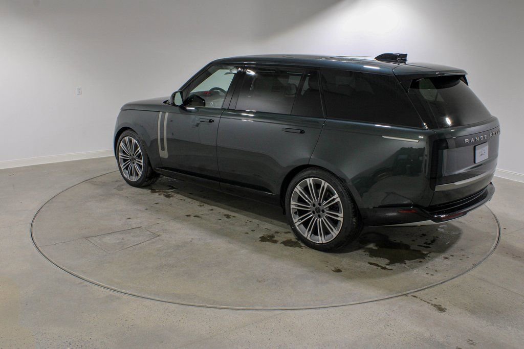 New 2026 Land Rover Range Rover Long Wheelbase SE image 3