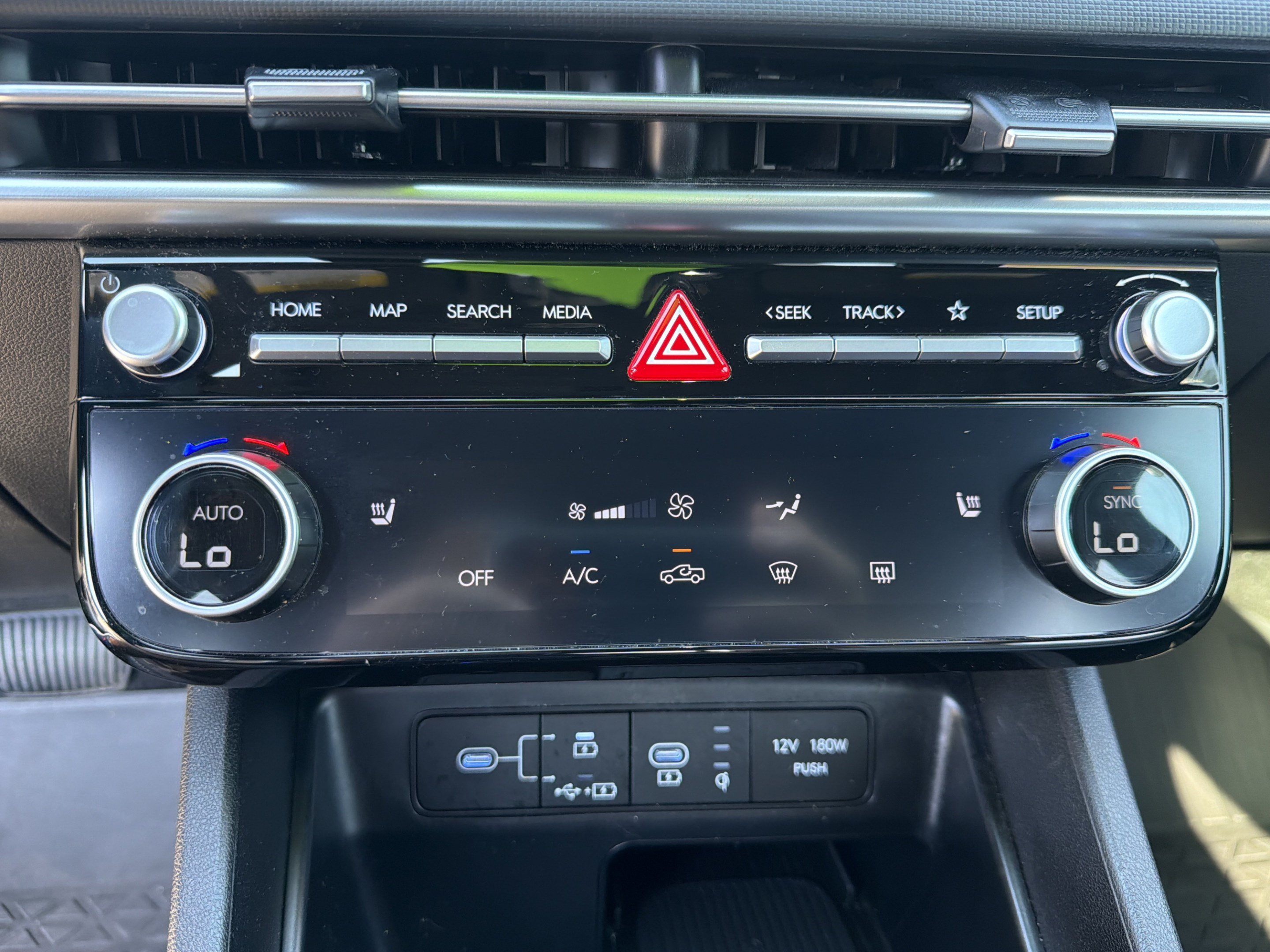 Certified 2025 Hyundai Santa Cruz SEL FWD image 15