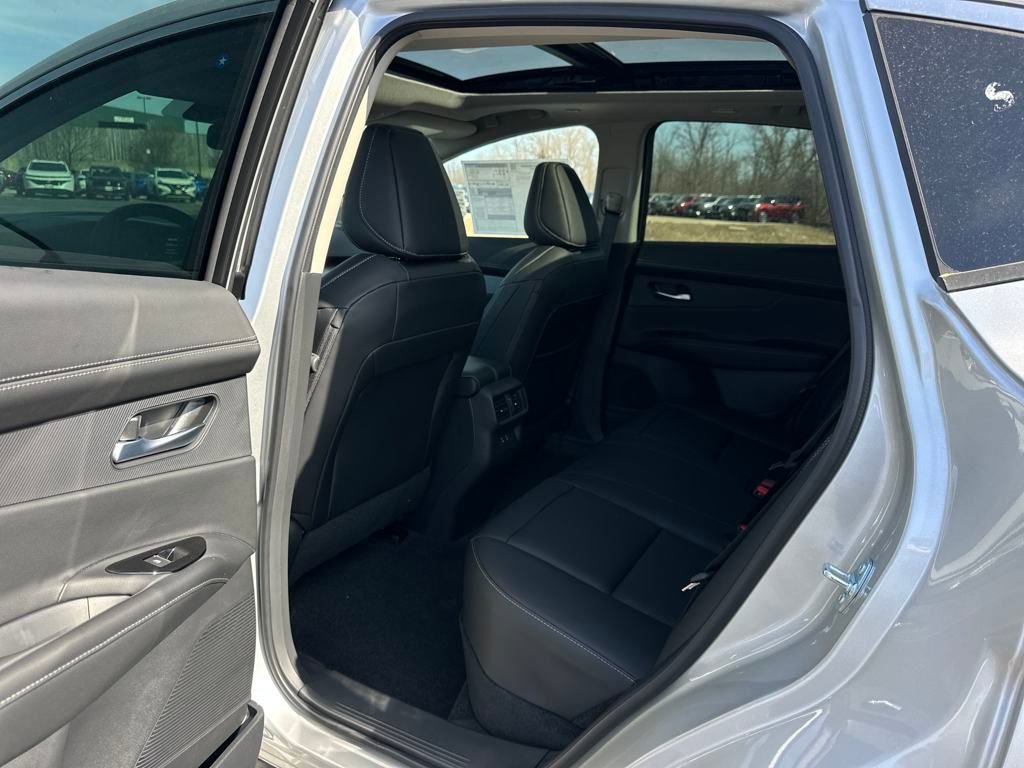 New 2025 Nissan Murano SL image 14