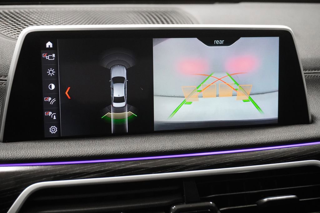 Used 2019 BMW 750i xDrive w/ M Sport Package image 23