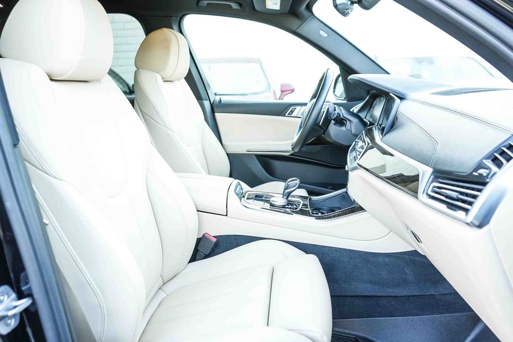 Used 2019 BMW X5 xDrive40i w/ Convenience Package image 16