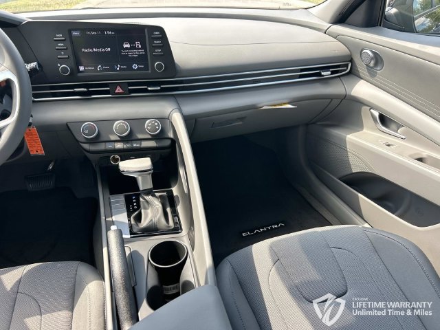 New 2026 Hyundai Elantra SE FWD image 14
