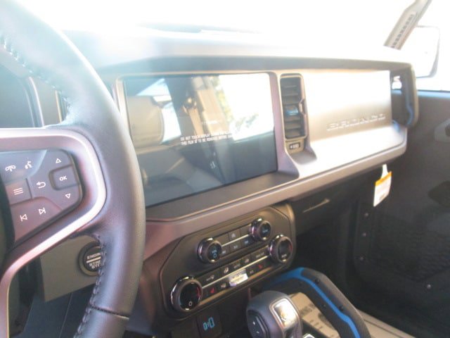 New 2024 Ford Bronco Black Diamond AWD/4WD image 16