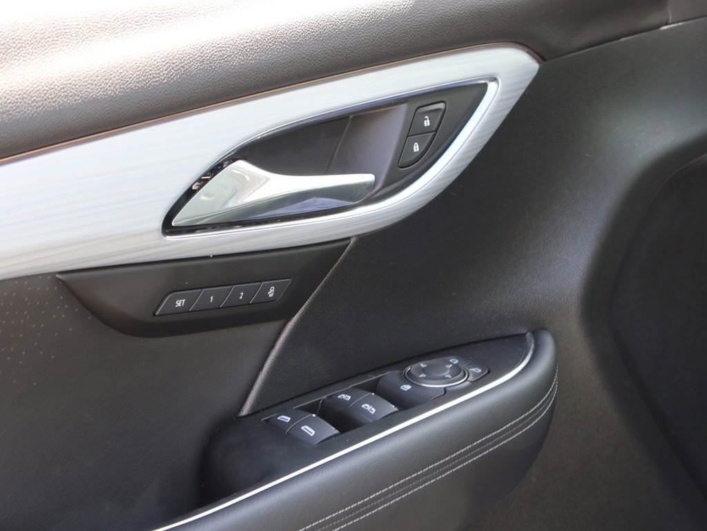 Used 2025 Buick Envision Avenir image 22