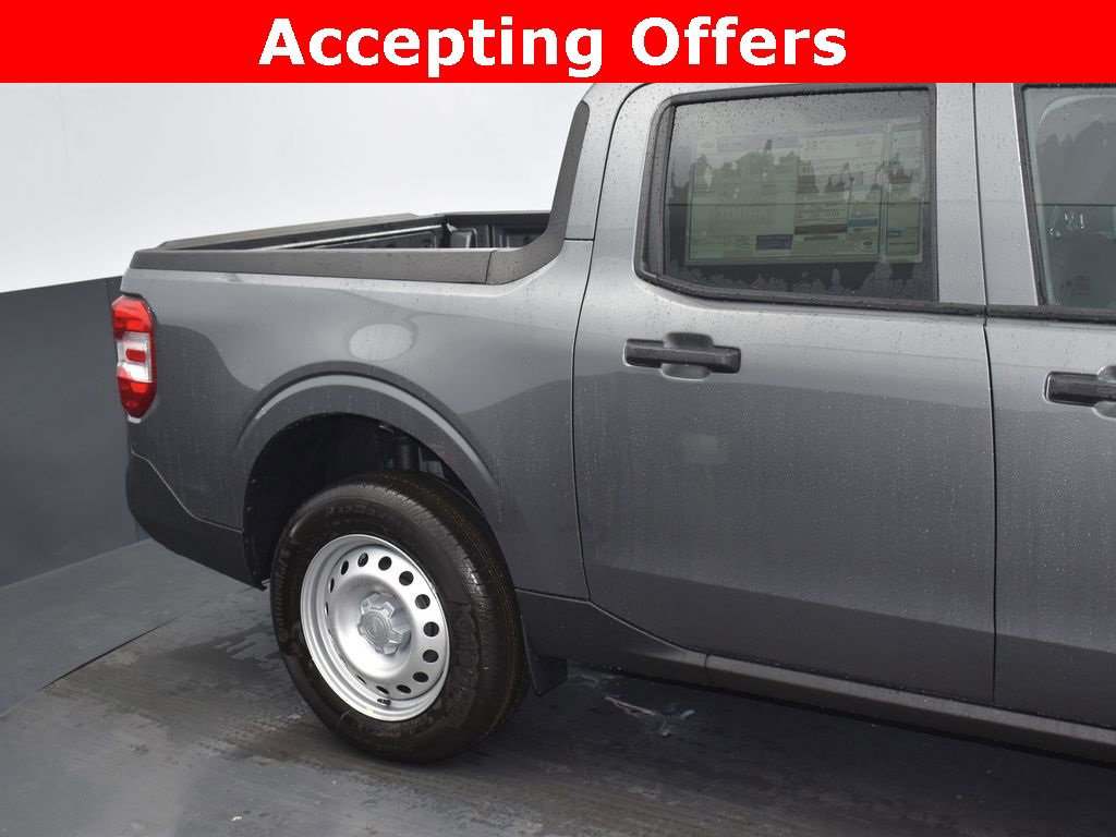 New 2025 Ford Maverick XL image 12