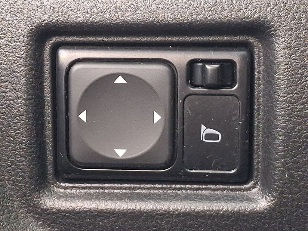 Used 2015 Nissan Versa Note SV image 21