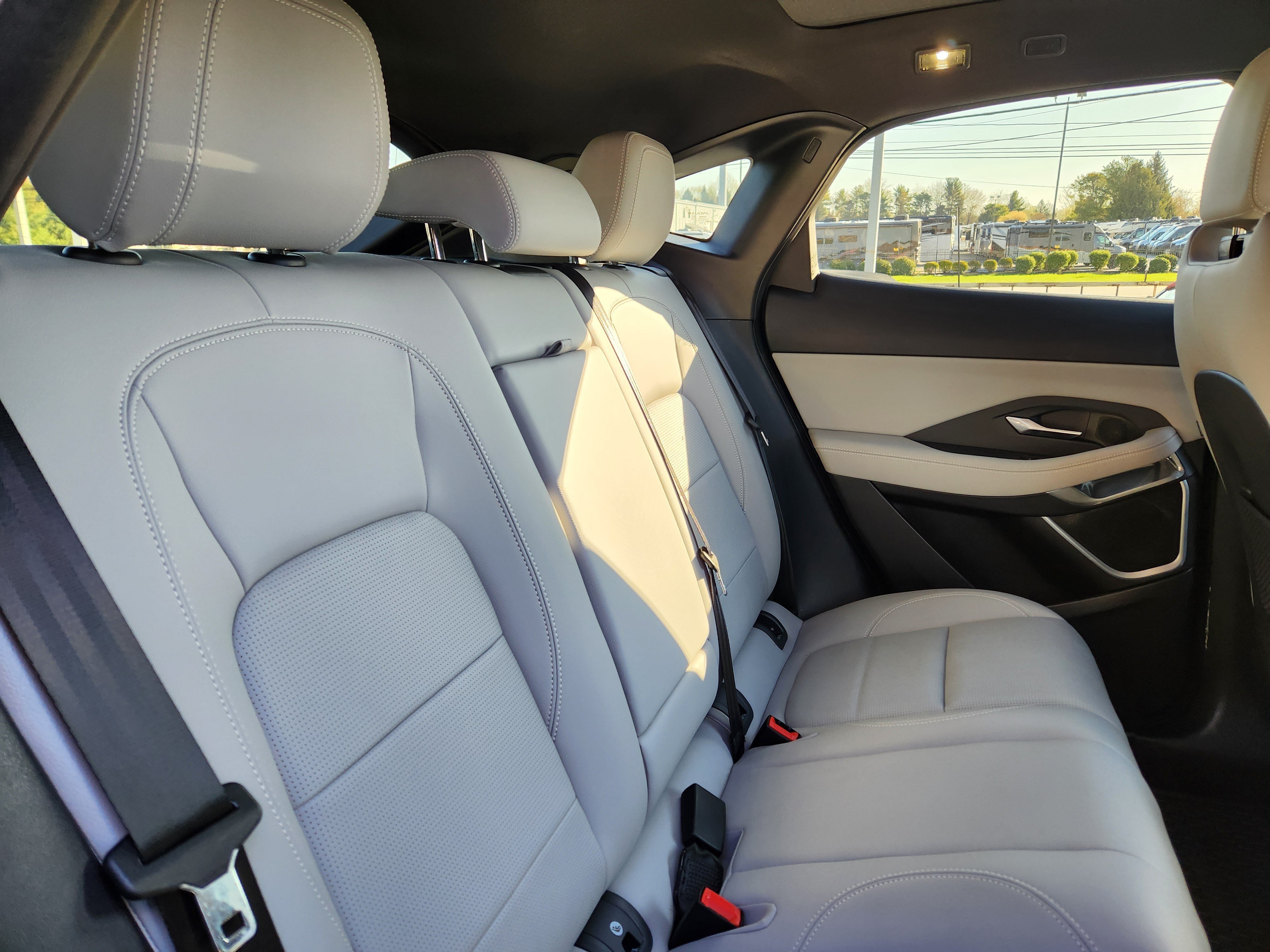 Certified 2024 Jaguar E-PACE R-Dynamic SE AWD/4WD image 15